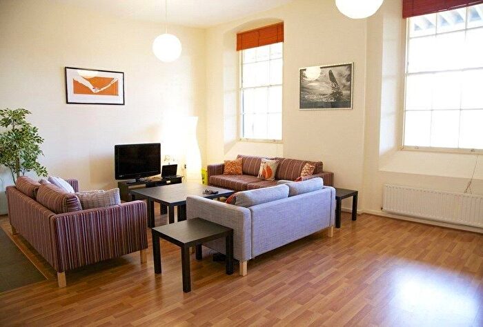 3 Bedroom Flat For Sale In St. Georges Walk, Gosport, PO12