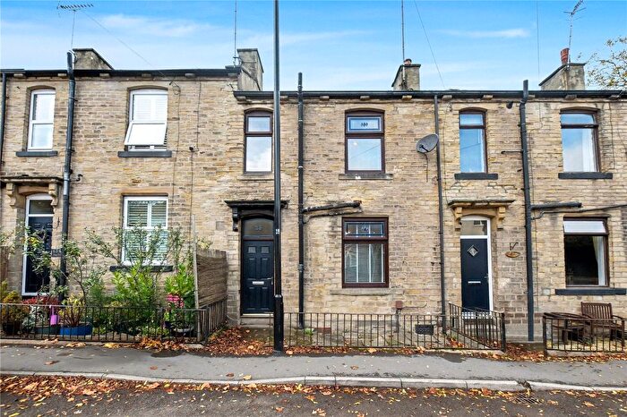 2 Bedroom Terraced House For Sale In Bagley Lane, Farsley, Pudsey, West Yorkshire, LS28