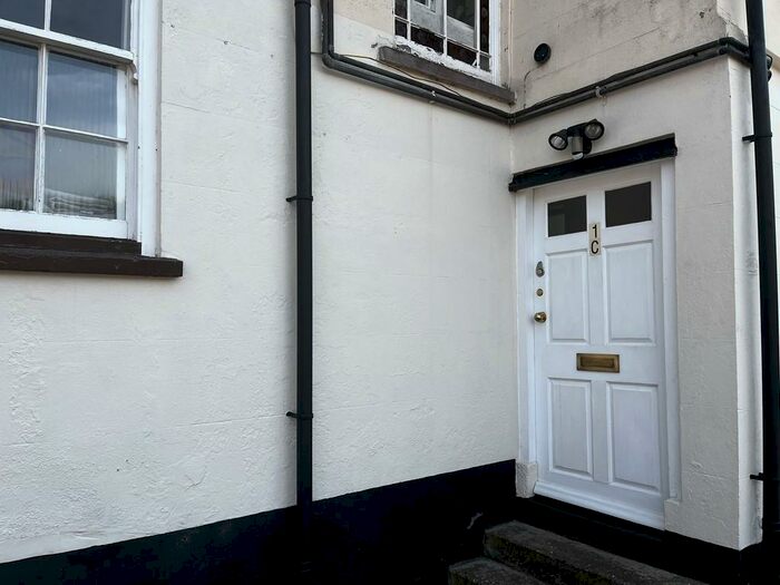 1 Bedroom Ground Flat To Rent In Flat C Chequergate House, Chequergate, LN11