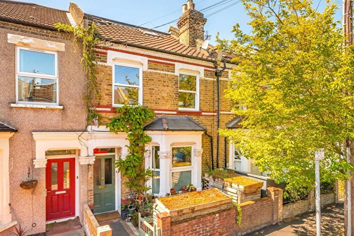 3 Bedroom Flat For Sale In William Road, Wimbledon, SW19