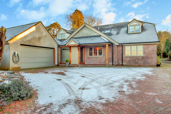 5 Bedroom Detached House For Sale In Upper Street, Tingewick, Buckingham Buckinghamshire, MK18