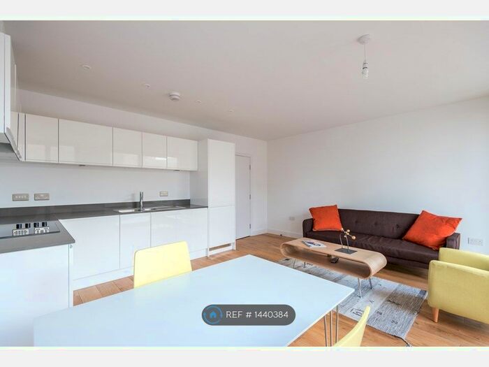 1 Bedroom Flat To Rent In Packenham House, London, W10