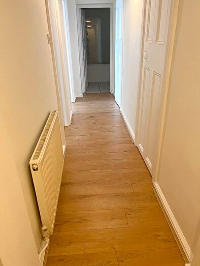 1 Bedroom Flat To Rent In Corporation Street, Islington, N7