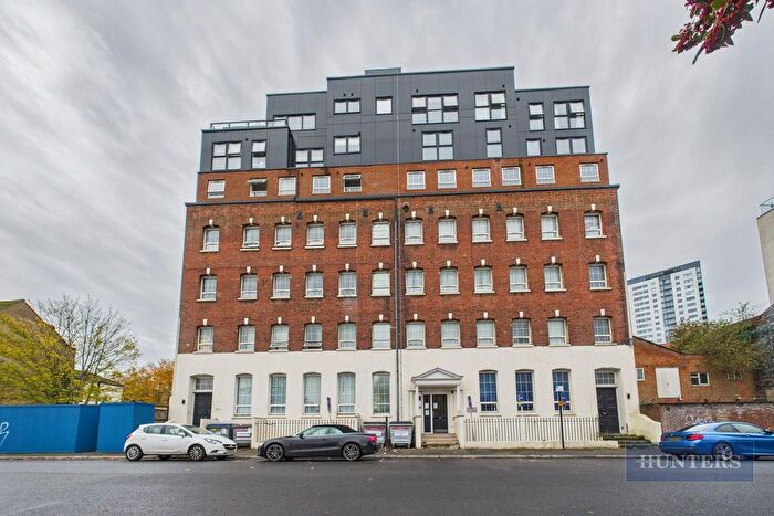 2 Bedroom Flat To Rent In Atlantic Mansions, Albert Road South, SO14