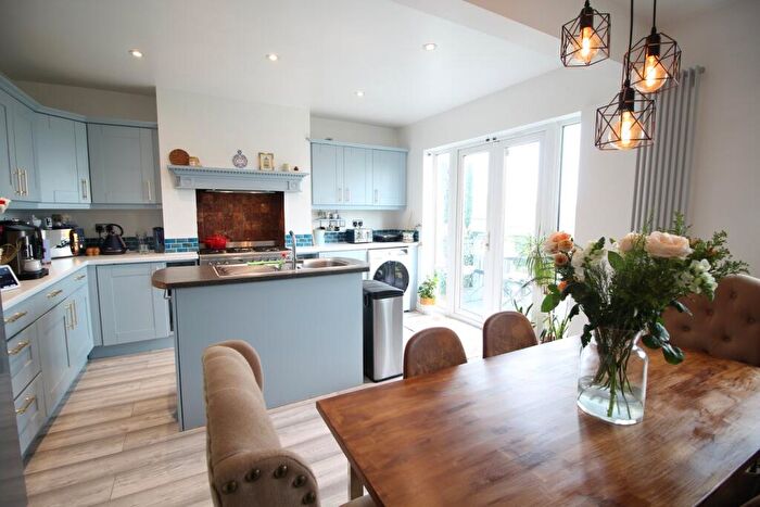 3 Bedroom Terraced House For Sale In Ross Road, London, South Norwood, SE25