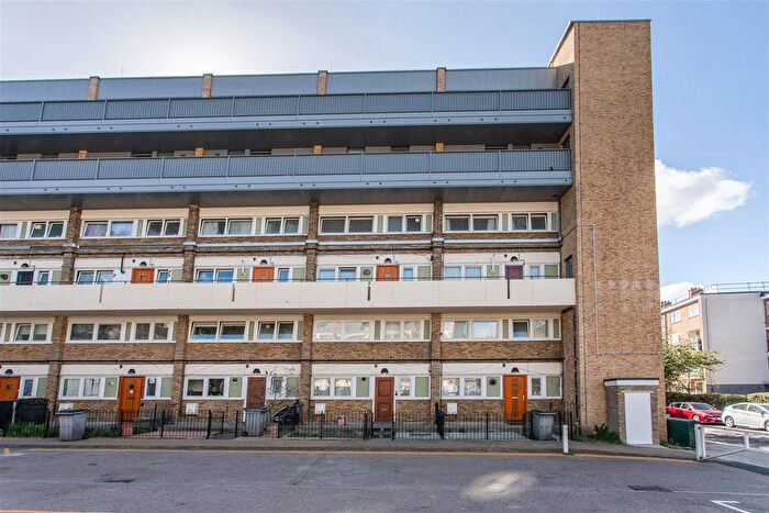 2 Bedroom Maisonette For Sale In Eric Street, Mile End, E3