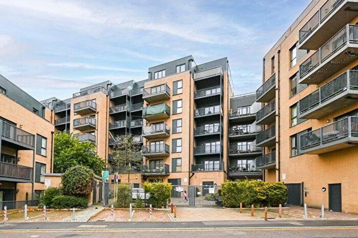 3 Bedroom Flat For Sale In Clarence Avenue, Gants Hill, IG2