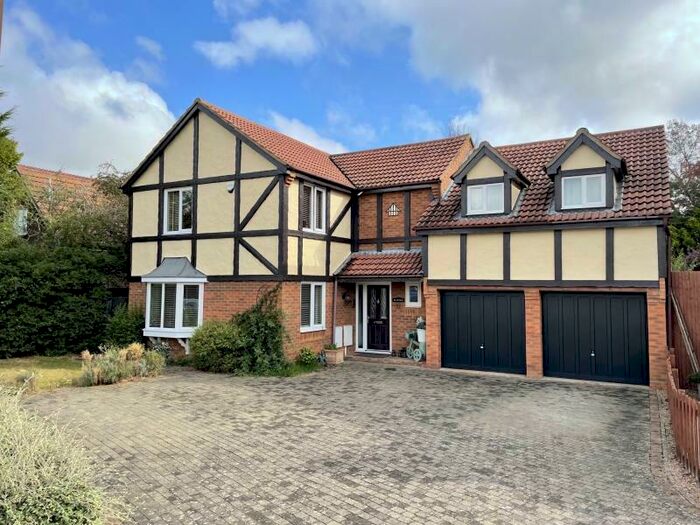 5 Bedroom Detached House To Rent In Britten Grove, Old Farm Park, MK7