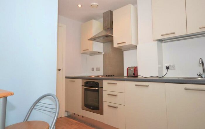 Apartment To Rent In Jet Centro, St Marys Road, S2