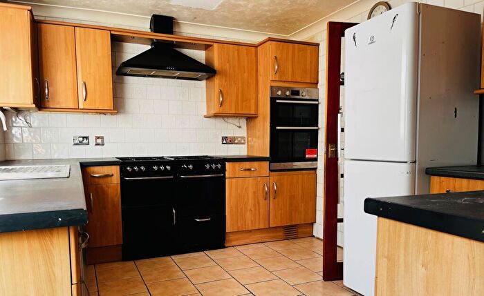 4 Bedroom House To Rent In Findon Road, Brighton, BN2