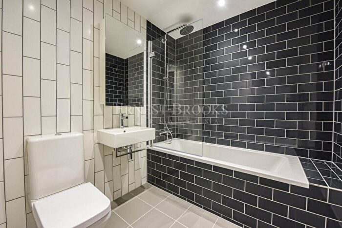 2 Bedroom Apartment To Rent In Liner House, Royal Wharf, E16