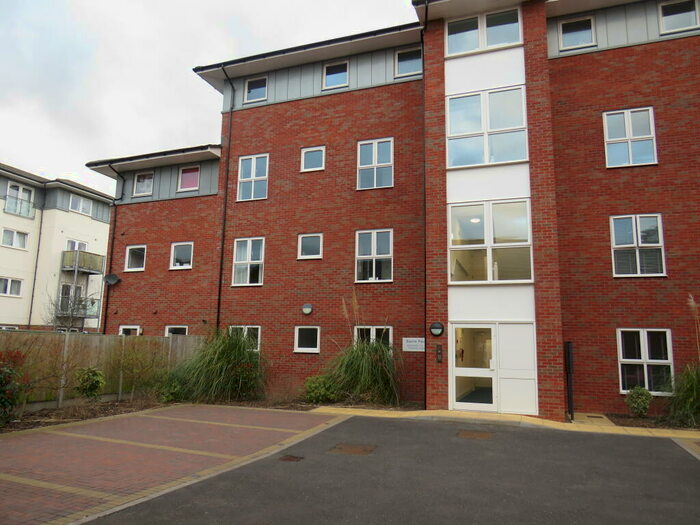 2 Bedroom Apartment To Rent In Kingfisher Close, Warwick, CV34