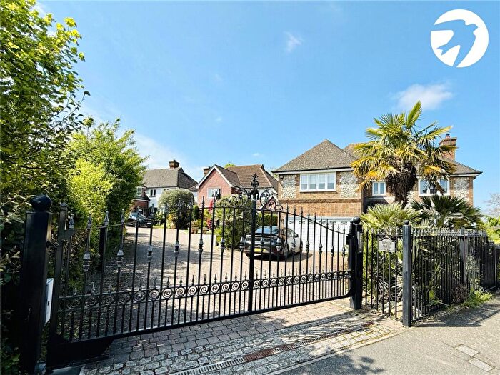 5 Bedroom Detached House For Sale In Hotham Close, Swanley Village, Kent, BR8