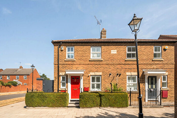 3 Bedroom Semi-Detached House For Sale In Andrews Way, Aylesbury, HP19
