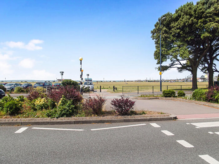 1 Bedroom Flat To Rent In Elphinstone Road, Southsea, PO5