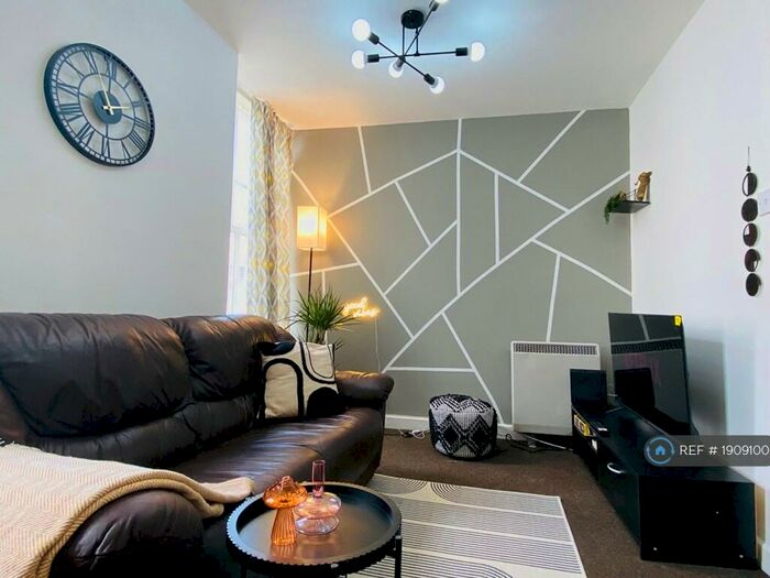 8 Bedroom End Of Terrace House To Rent In Gloucester Street, Leamington Spa, CV31