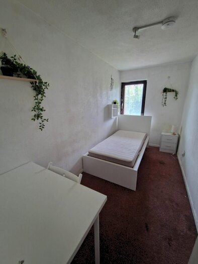 1 Bedroom House To Rent In Carrol Close, London, NW5