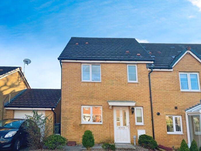 3 Bedroom Property To Rent In Wood Green, Bridgend, CF31