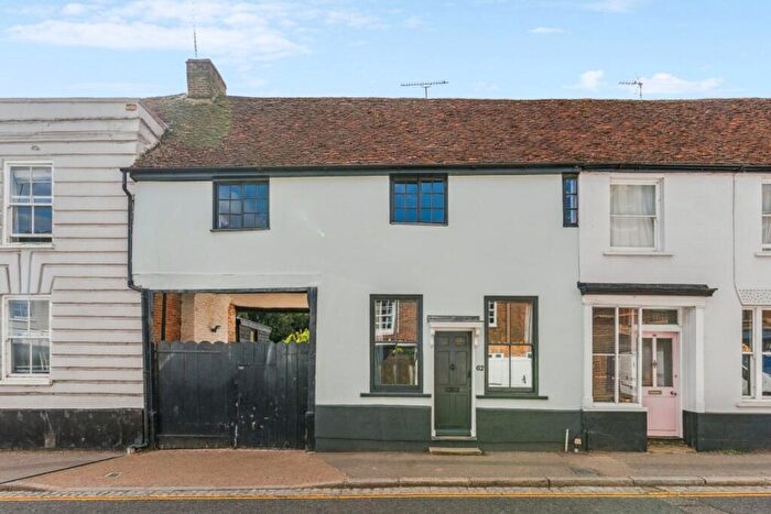 3 Bedroom Terraced House For Sale In High Street, Markyate, AL3