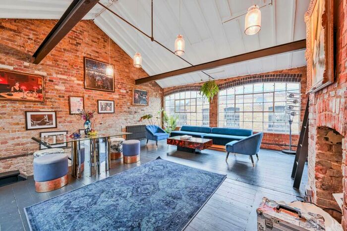 1 Bedroom End Of Terrace House To Rent In Kingsland Road, Shoreditch, London, E2