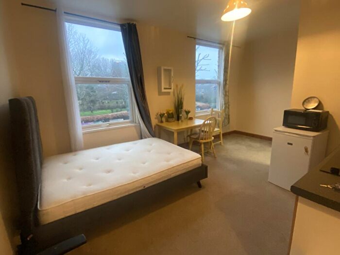 Studio To Rent In Leyton High Road, E10