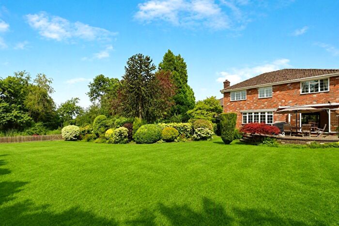 4 Bedroom Detached House For Sale In Hutton Road, Ash Vale, Surrey, GU12