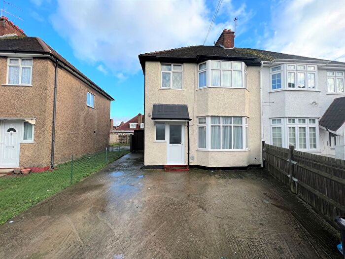 4 Bedroom Semi-Detached House To Rent In Cromer Close, Uxbridge, UB8