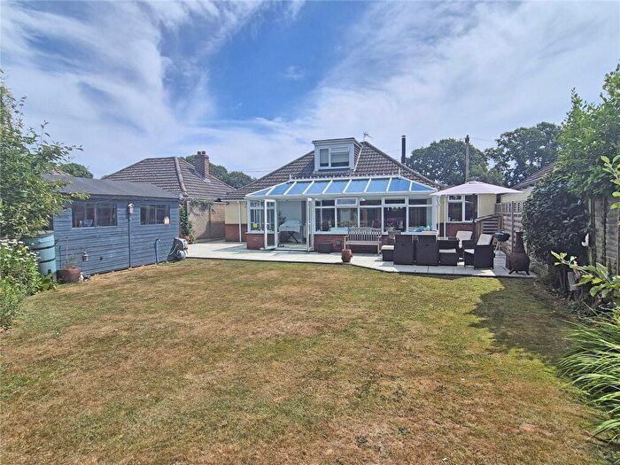 4 Bedroom Detached House For Sale In Oakwood Avenue, New Milton, Hampshire, BH25