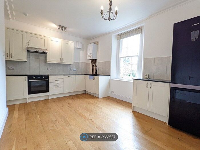 2 Bedroom Flat To Rent In Cotham Road, Bristol, BS6
