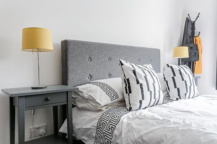 2 Bedroom Flat For Sale In Sheriff Bank, Edinburgh, EH6
