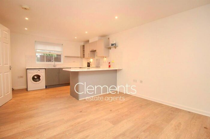 2 Bedroom Apartment To Rent In Apsley, Hemel Hempstead, HP3