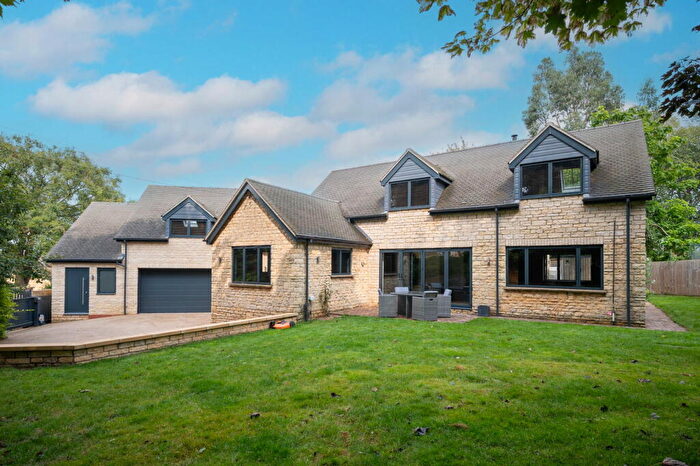 5 Bedroom Detached House For Sale In Applegrove, Sibford Ferris, Oxfordshire, OX15