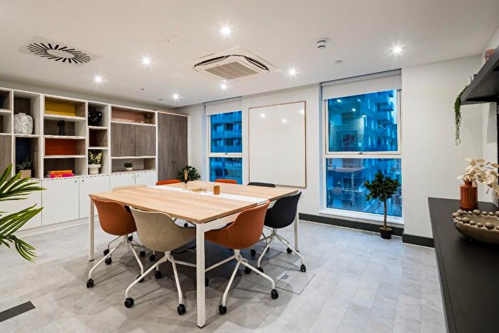 2 Bedroom Apartment To Rent In Silvertown Way, London, E16