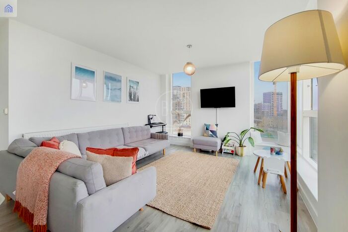 3 Bedroom Flat To Rent In Noble House, Kidbrooke Village, SE3