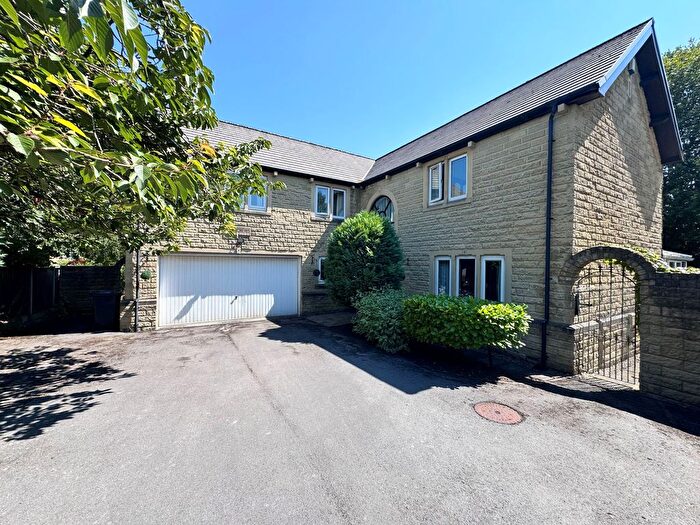 4 Bedroom Detached House For Sale In Crossings Meadow, Chapel-En-Le-Frith, SK23