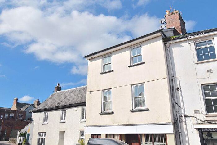 2 Bedroom Flat To Rent In Abergavenny, NP7