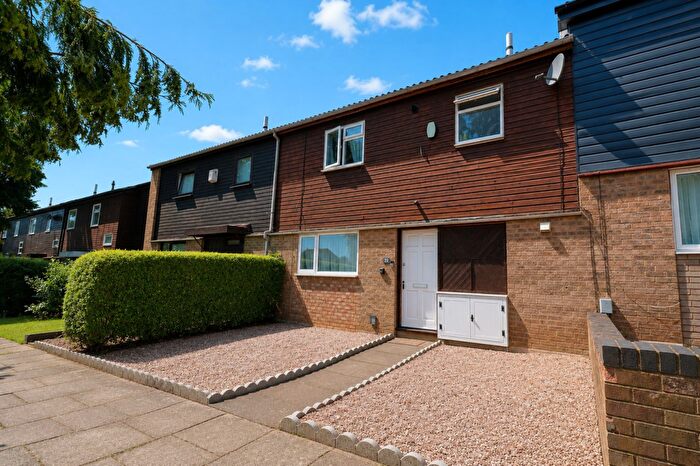3 Bedroom Terraced House For Sale In South Holme Court, Northampton, NN3
