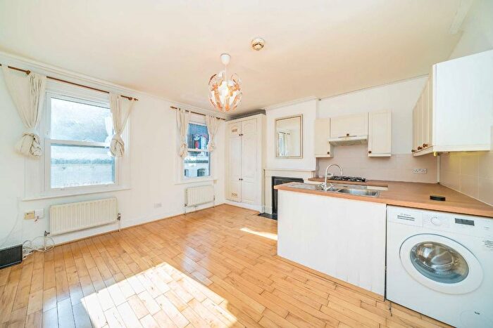 1 Bedroom Flat To Rent In Sheen Road, Richmond, TW9