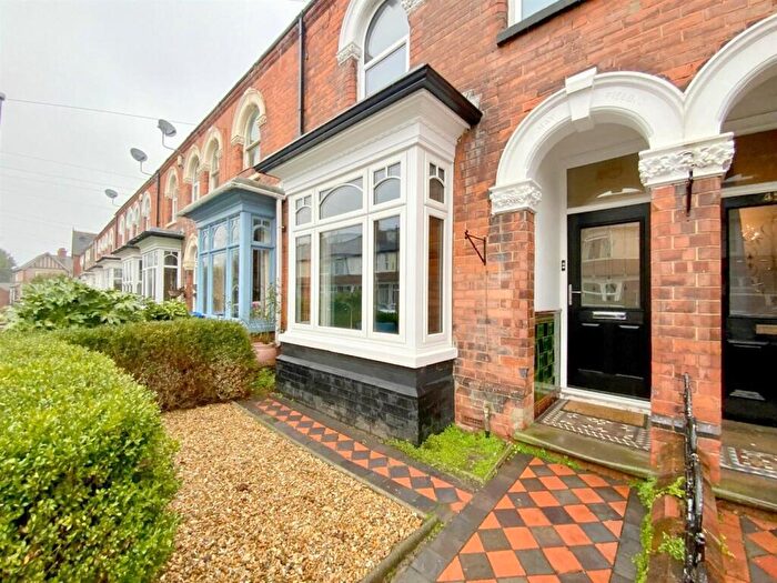 3 Bedroom Terraced House For Sale In St. Augustine Avenue, Grimsby, DN32