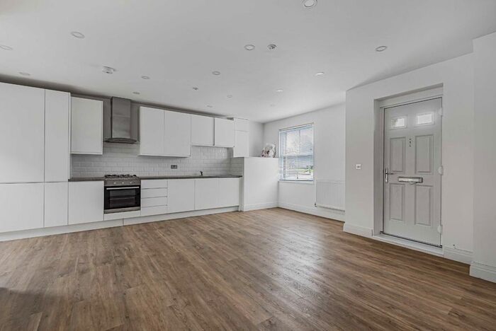 2 Bedroom Property To Rent In Church Lane, Tooting, SW17