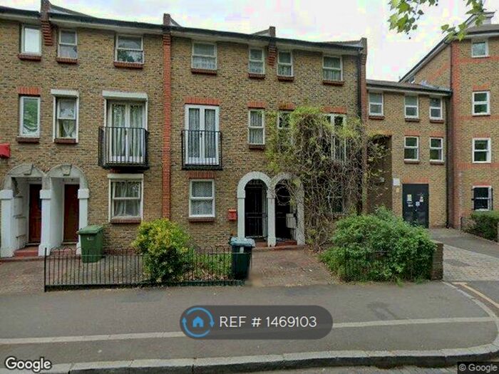 2 Bedroom Flat To Rent In Church Street North, Stratford, E15