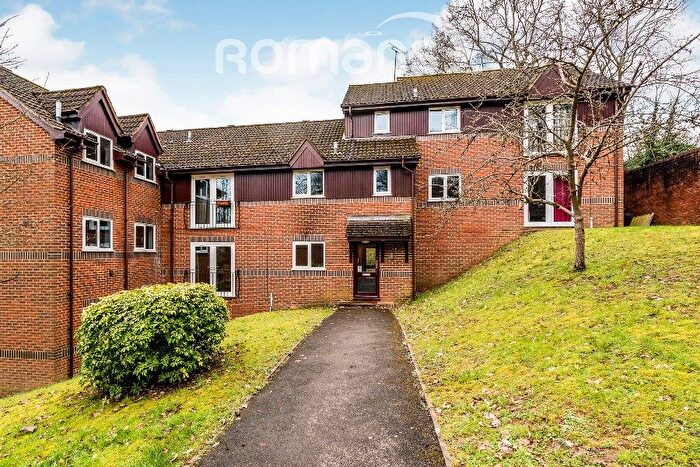2 Bedroom Flat To Rent In Edmunds Gardens, High Wycombe, HP12