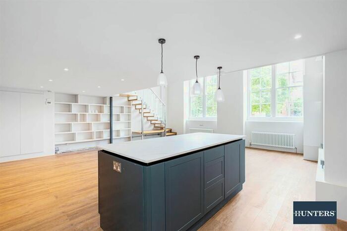 2 Bedroom Flat To Rent In Searles Road, London, SE1