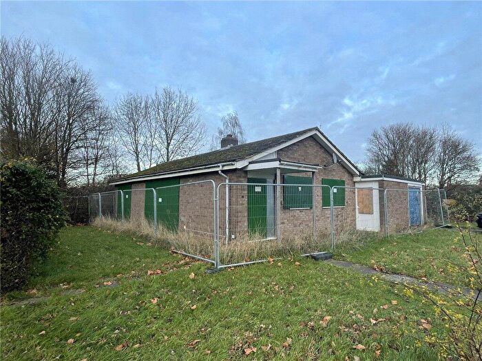 3 Bedroom Bungalow For Sale In Park Crescent, Stewartby, MK43