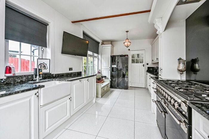 4 Bedroom Detached House For Sale In Osborne Road, Southport, PR8