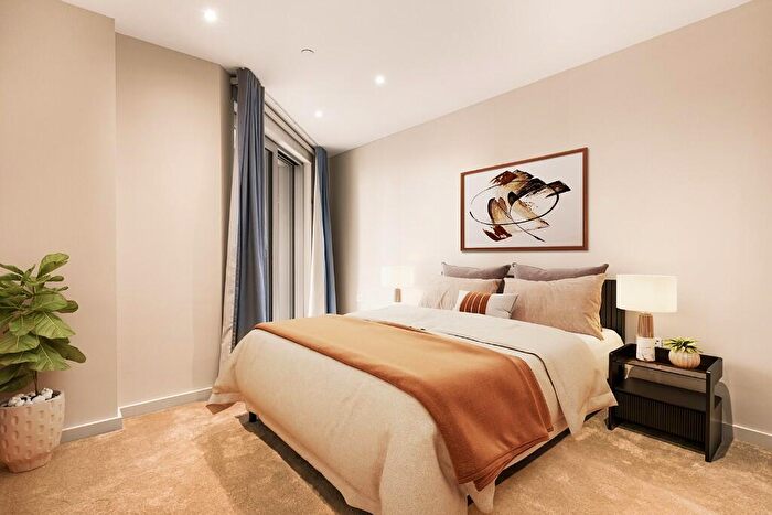 3 Bedroom Apartment To Rent In Nine Elms Lane, London, SW11