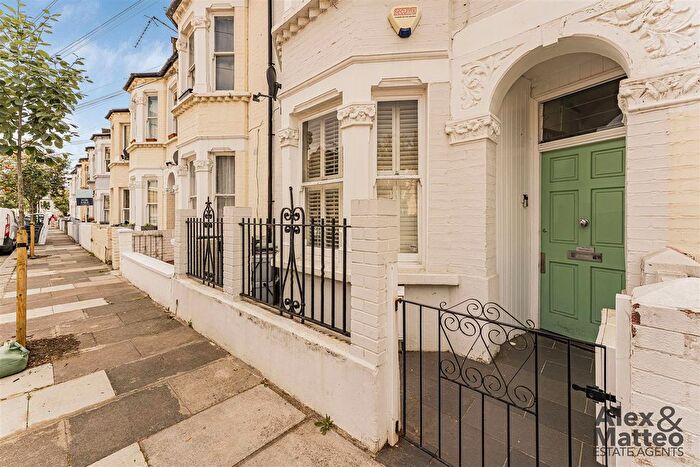 2 Bedroom Flat To Rent In Querrin Street, London, SW6