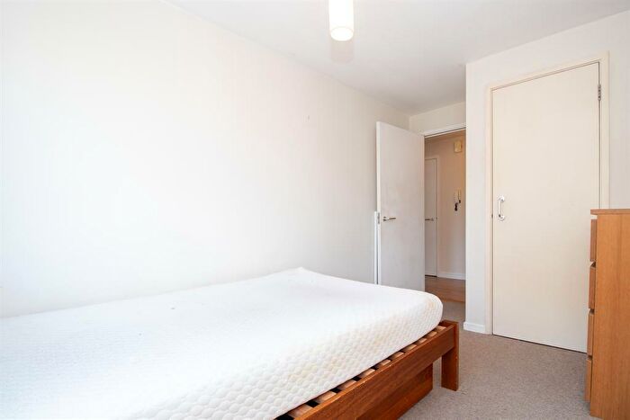 2 Bedroom Apartment To Rent In Cremer Street, Shoreditch, E2