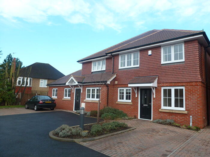 4 Bedroom House To Rent In Rosemead Close, Tolworth, Surbiton, KT6