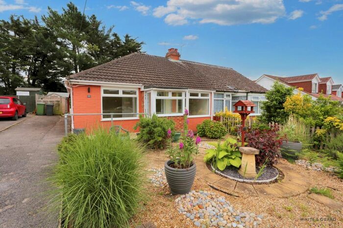 2 Bedroom Semi-Detached Bungalow For Sale In Moorlands Road, Swanmore, SO32